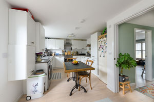 Kitchen/Dining Room- click for photo gallery